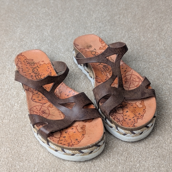 Take Me Leather Strap Slide in Sandals - Picture 2 of 6